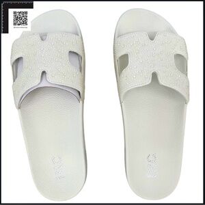I.N.C. (size 10 NIB) White Bling 💎 Pia Pool Slides